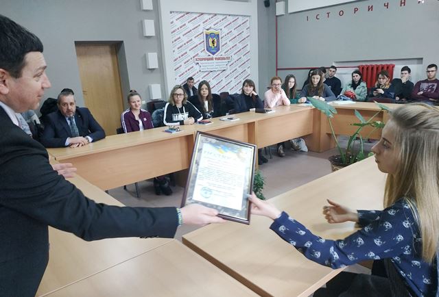 Вручення грамоти 28-ї окремої механізованої бригади